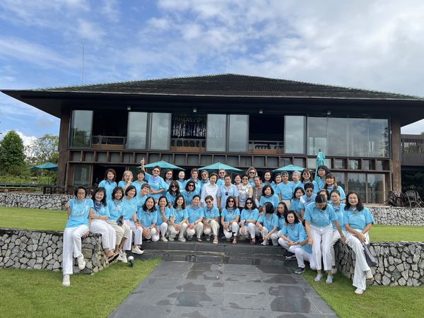 Chatrium Golf Resort Soi Dao Chanthaburi 3 people people sitting and people standing