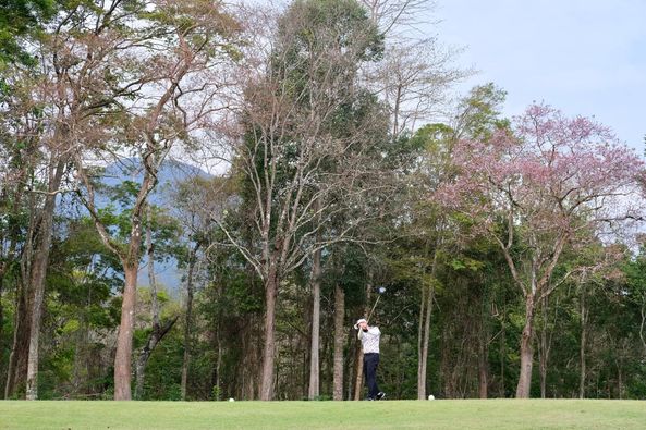 Chatrium Golf Resort Soi Dao Chanthaburi 1 person grass tree and nature