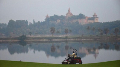 We take great pride in preparing the golf course for our members. The team are highly trained and commited to their work.