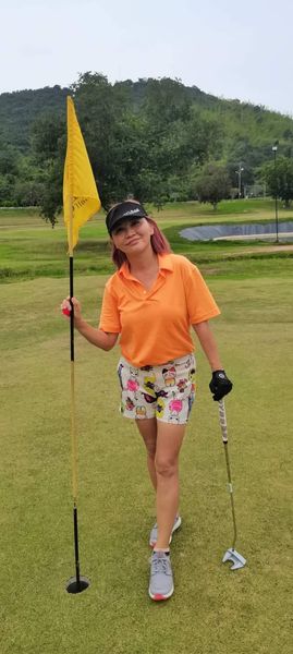 ศูนย์พัฒนากีฬา สอ รฝ ACDC Golf Course 1 person and golfing