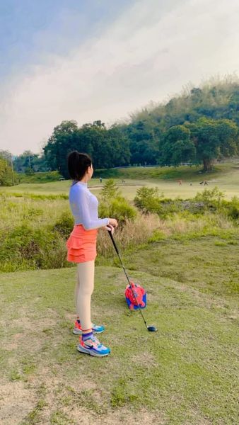 ศูนย์พัฒนากีฬา สอ รฝ ACDC Golf Course 1 person golfing standing and grass