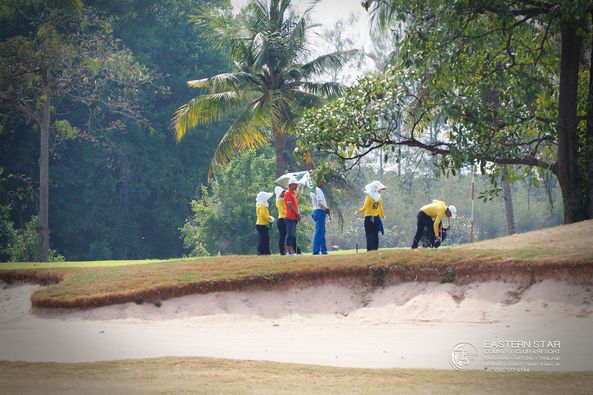 Eastern Star Country Club amp Resort 5 คน ธรรมชาติ ต้นไม้ และ พื้นหญ้า