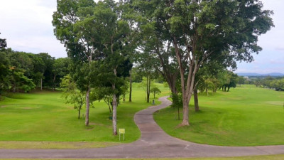 บรรยากาศสนามกอล์ฟจากห้องอาหาร Greenwood Golf Club ที่ให้ท่านนักกอล์ฟได้พักผ่อนหย่อนใจไปกับวิวธรรมชาติสวยๆ พร้อมรับประทานอาหารอร่อยๆและเครื่องดื่มเย็นๆในมื้อพิเศษไปกับก๊วนของท่าน