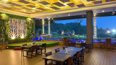 Mark your day with a romantic dinner at Laem Chabang International Country Club