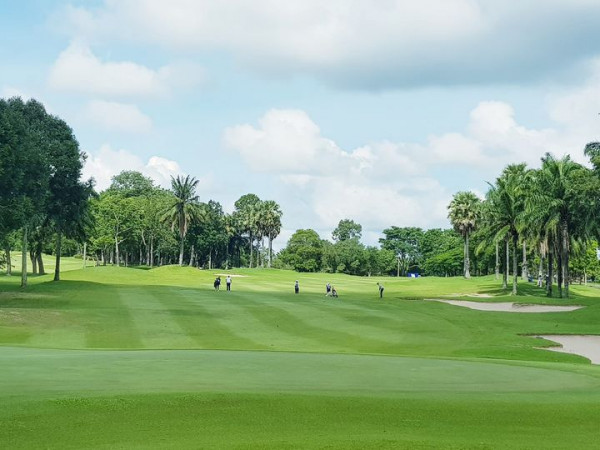 Rayong Green Valley Golf 5 people grass nature and golf course