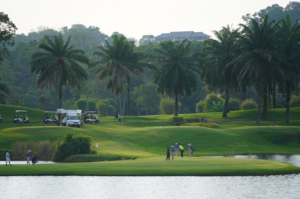 Blue Canyon Country Club 7 people golf course grass and nature