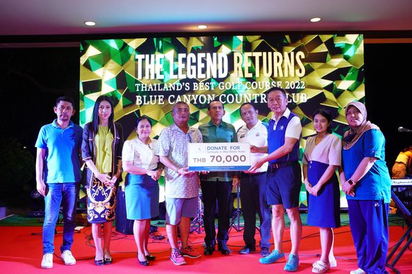 Blue Canyon Country Club 9 people people standing indoor and THELEGEND RETURNS THAILAND S BEST GOLF COURSE 2022 BLUE CANYON COUNTR LUB DONATE Are THB 70 000 eybourd