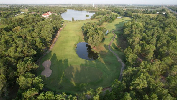 สนามกอล์ฟ 331 Golf Club พื้นหญ้า ธรรมชาติ และ สนามกอล์ฟ