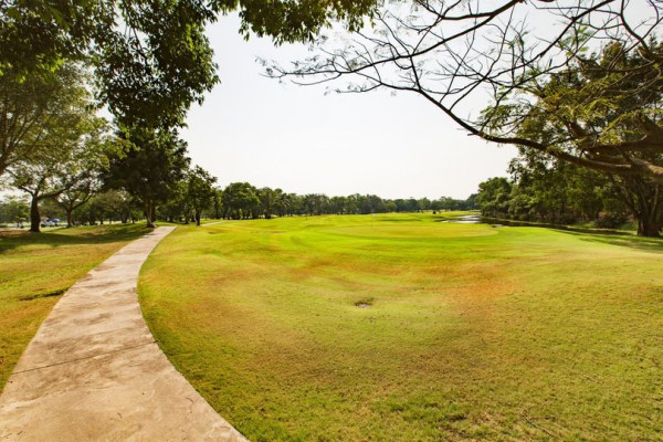 สนามกอล์ฟไดนาสตี้ แอนด์ คันทรีคลับ Dynasty Golf amp Country Club golf golf cart golf course and grass