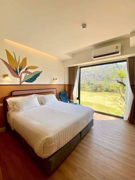 Bangpakong Riverside Country Club bed indoors and bedroom
