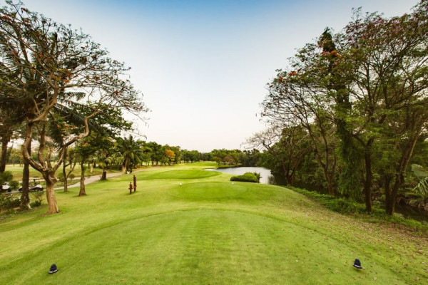 สนามกอล์ฟไดนาสตี้ แอนด์ คันทรีคลับ Dynasty Golf amp Country Club golf and golf course