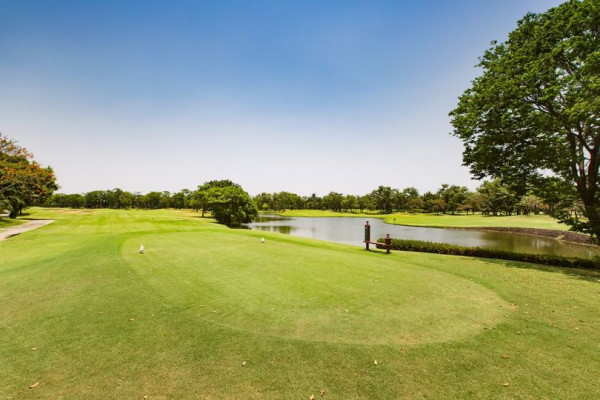 สนามกอล์ฟไดนาสตี้ แอนด์ คันทรีคลับ Dynasty Golf amp Country Club golf golf cart and golf course