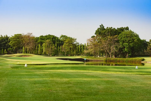 สนามกอล์ฟไดนาสตี้ แอนด์ คันทรีคลับ Dynasty Golf amp Country Club golf golf cart and golf course