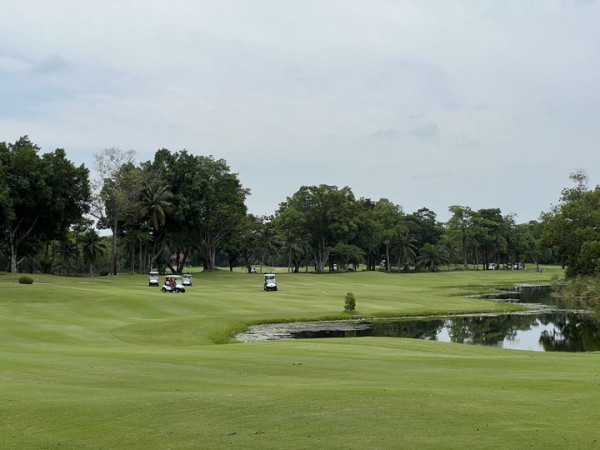 สนามกอล์ฟไดนาสตี้ แอนด์ คันทรีคลับ Dynasty Golf amp Country Club golf golf cart and golf course