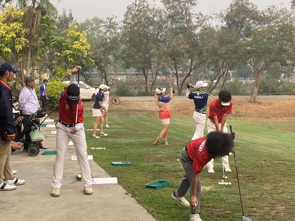 สนามกอล์ฟไดนาสตี้ แอนด์ คันทรีคลับ Dynasty Golf amp Country Club nbsp 9 people track and field people golfing frisbee and grass