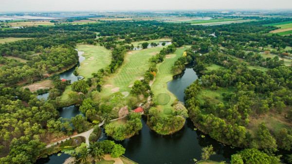 สนามกอล์ฟไดนาสตี้ แอนด์ คันทรีคลับ Dynasty Golf amp Country Club nbsp body of water golf course and grass